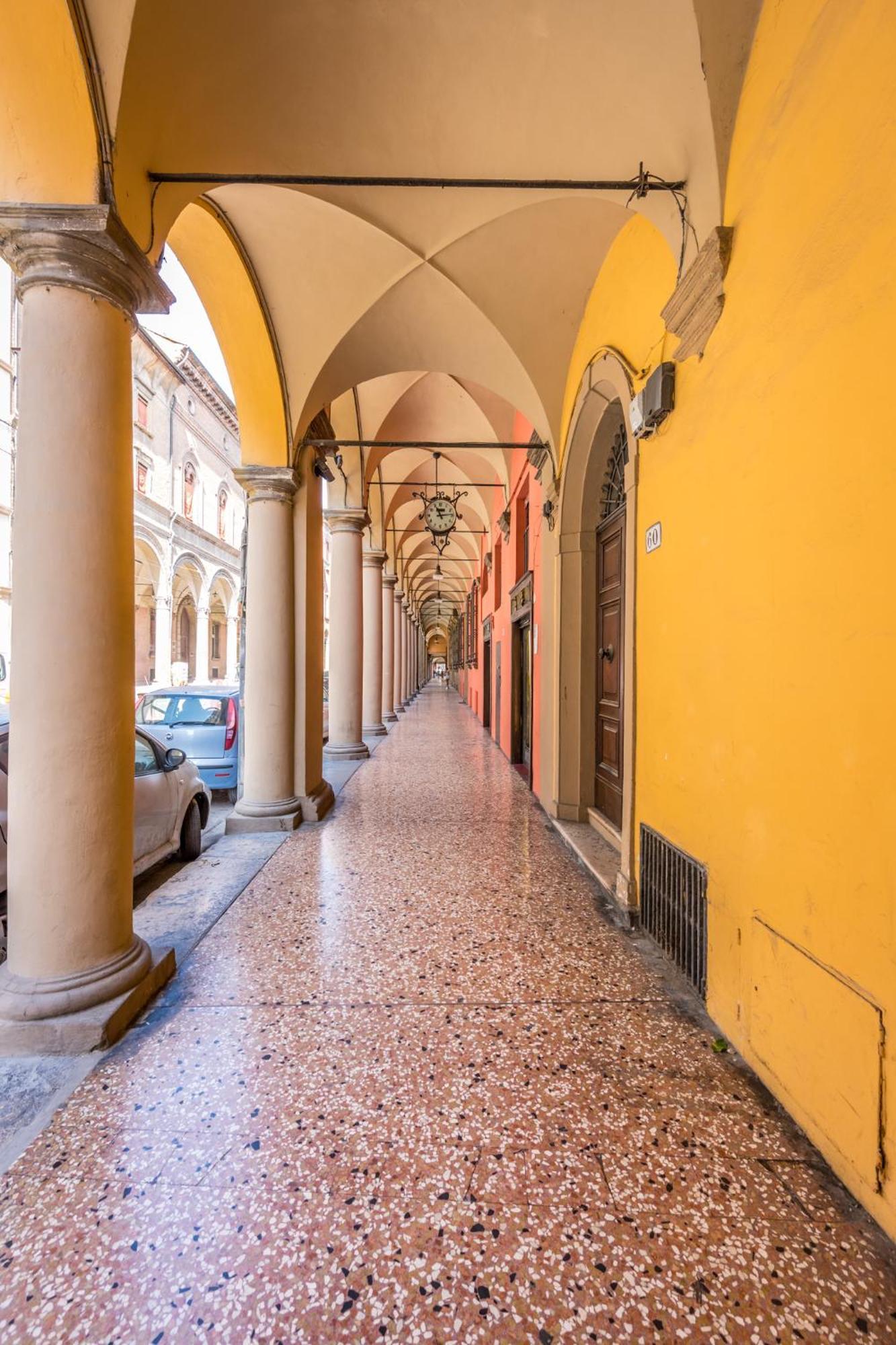 Ab Plus - Via Santo Stefano 62 Bologna Eksteriør bilde